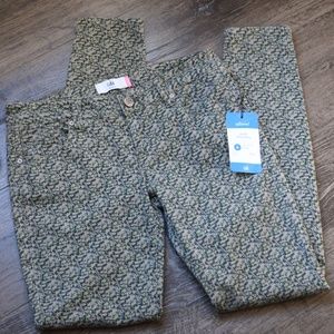 NWT Cabi #5083 Ditsy Skinny